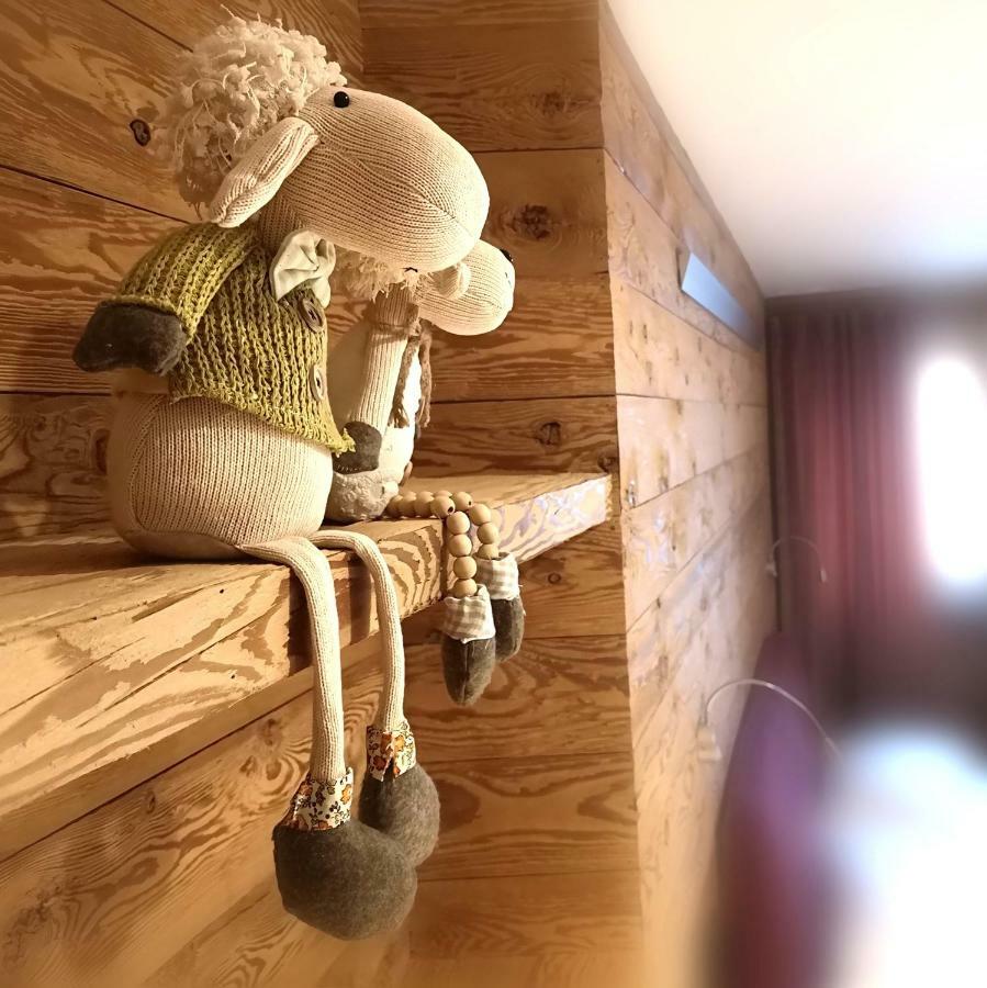 Aparthotel Fenat Introd Zewnętrze zdjęcie